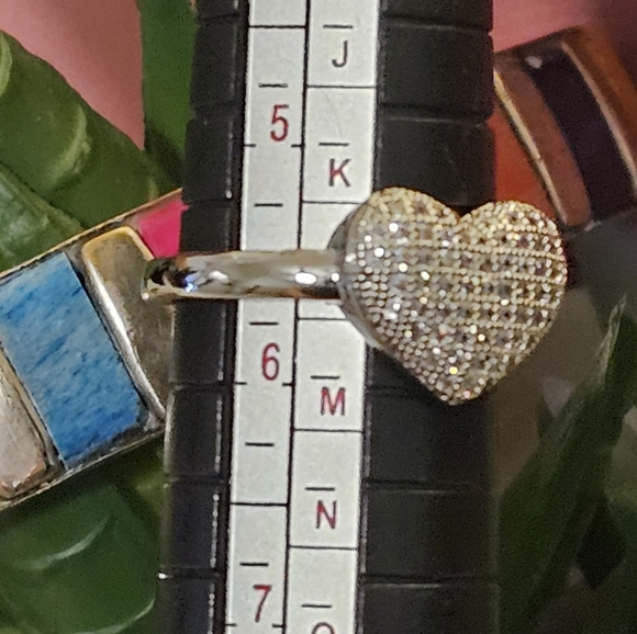 Heart Shaped Design Ring - Picture 5 of 5